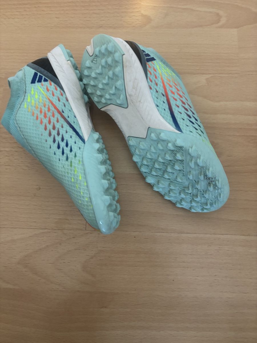 Adidas Scarpe per ragazzi: Fotbal schue adidas – Usato da Escholzmatt venduto da ond_78rj 1