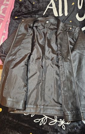 Schwarze Kunstleder Jacke, neuwertig, Grösse XL Top!