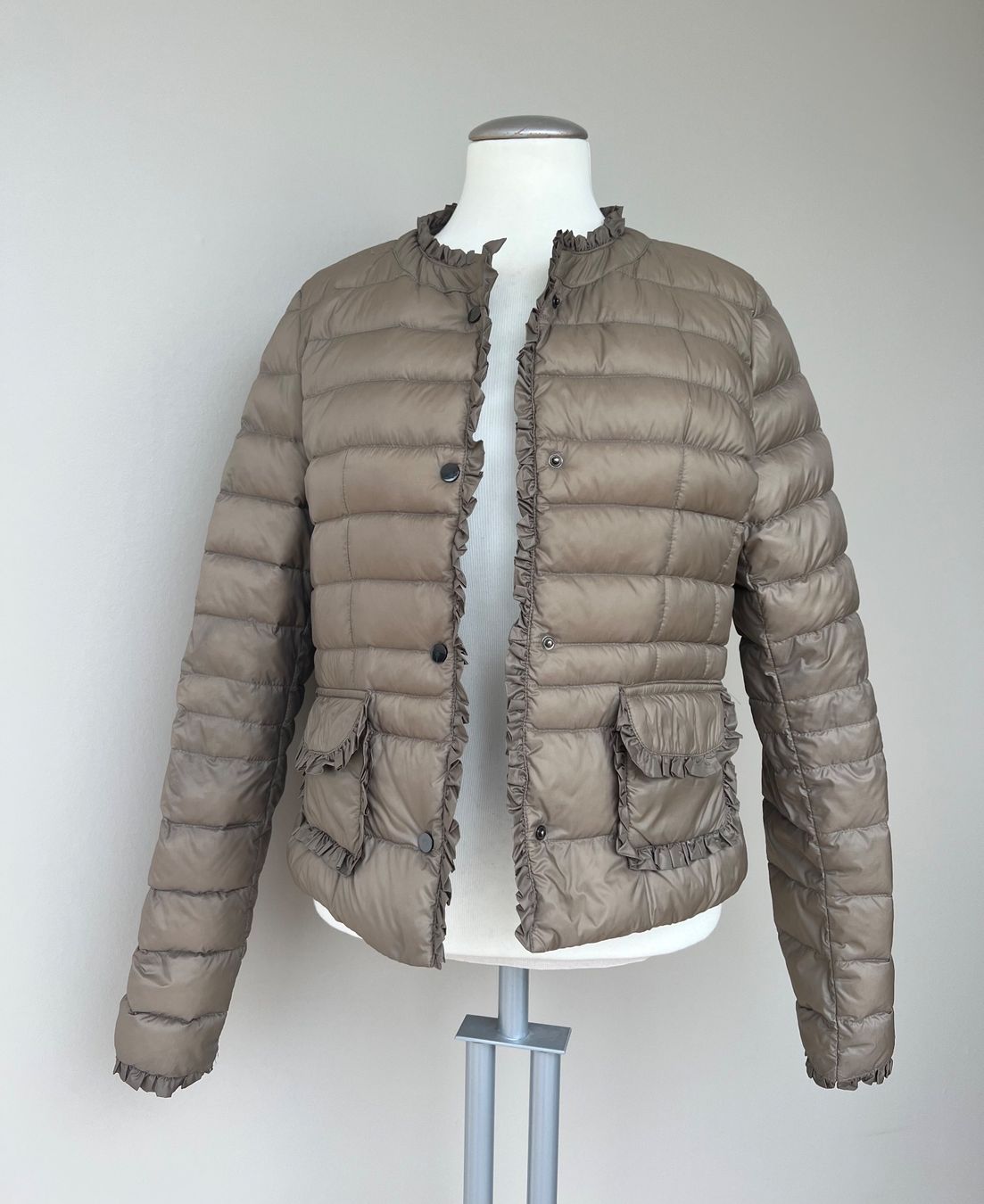 Hanro Jacken: HOX leicht gesteppte Daunenjacke Gr.M NP 398,- – Gebraucht aus Degersheim von Starkigel 1