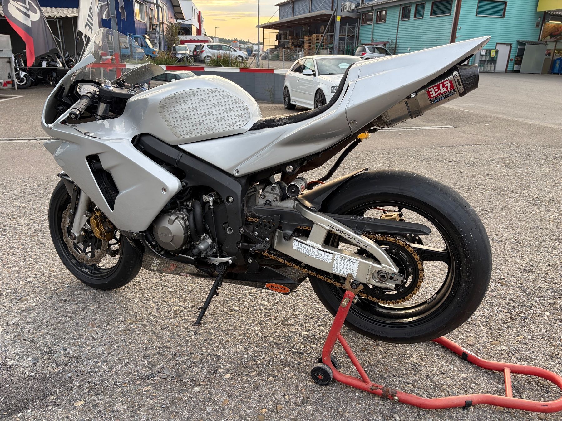 Honda Strada: Honda CBR 600 pc37 – Usato da Neuhausen venduto da Jeff. 4