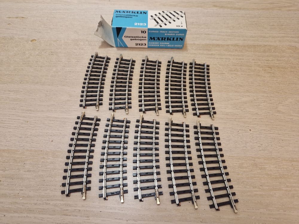Märklin Rail Courbe Douce Gauche H0 – Voie C, Rayon Intérieur 360 Mm, Compatible Avec Commande électrique 74492 – Emballage Assorti