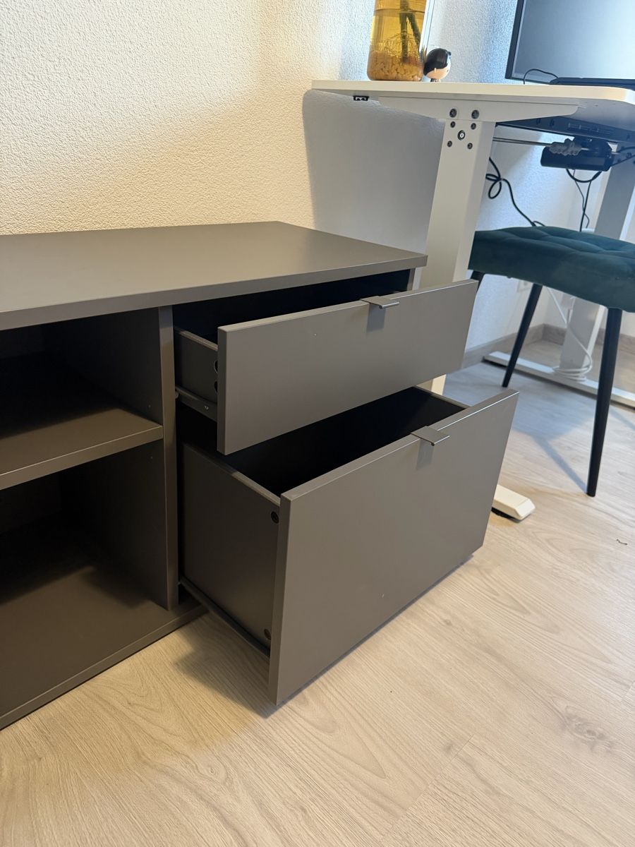 Ikea Mobili TV: Meuble pour télévision – Usato da Le Locle venduto da car_zj7c 1