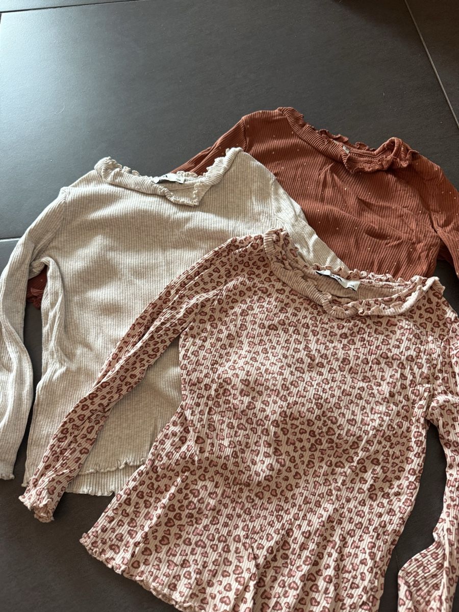 C&A Lotti & Set di vestiti: 3 Long Shirts 122 – Nuovo (secondo la descrizione) da Bremgarten b. Bern venduto da nathalie83