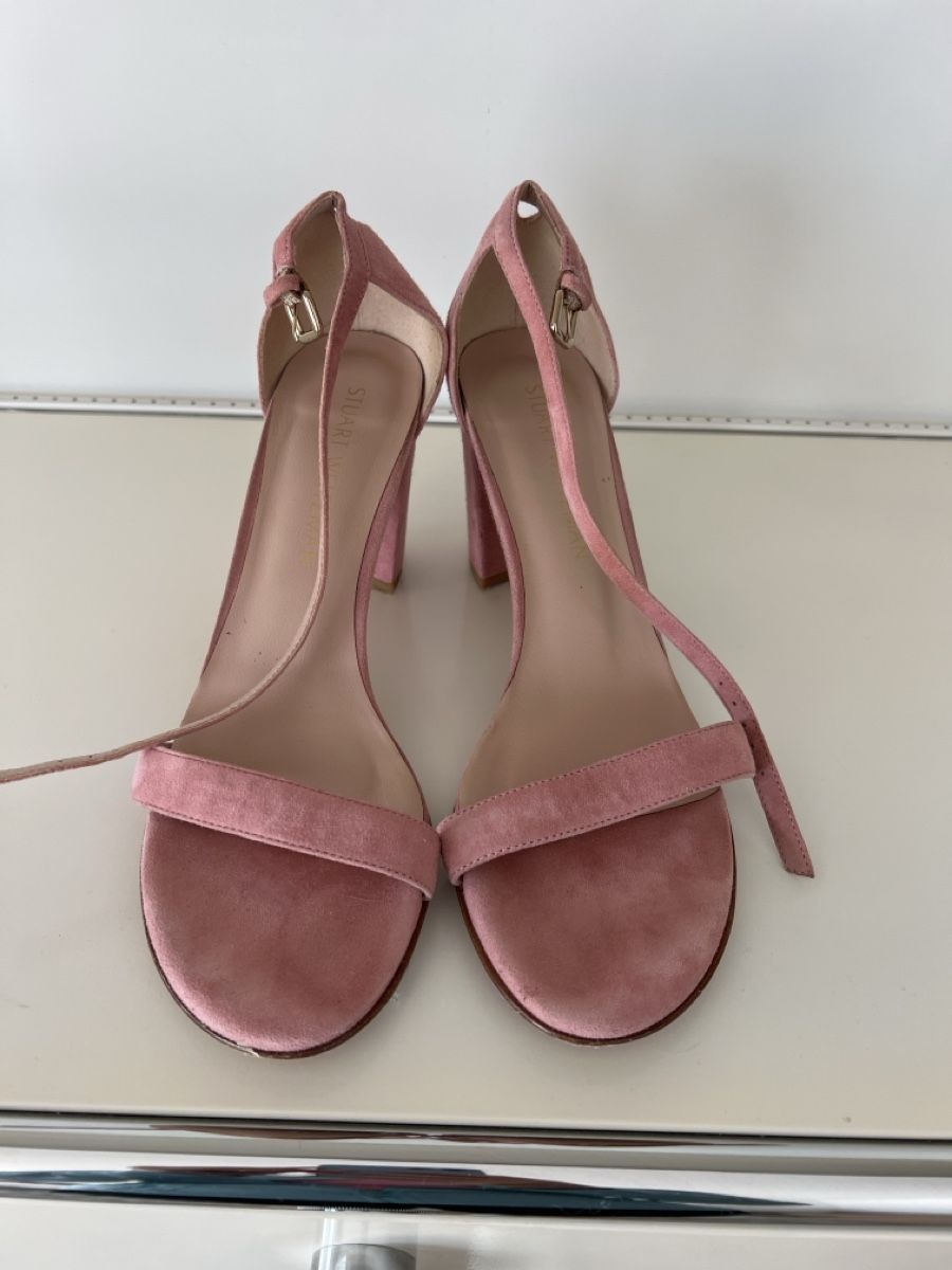 Scarpe da donna: Stuart Weitzman Pink Suede Block Heel Sandals, Size 40 – Usato da Oberägeri venduto da rus_7vhx