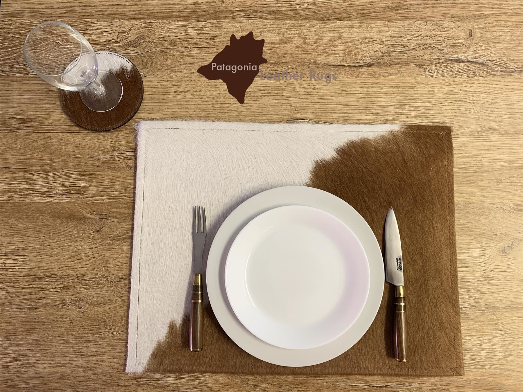 Untersetzer: Set mit 6 Tischsets aus Kuhfell – Neu und originalverpackt aus Arbedo von patagonialeatherrugs 1