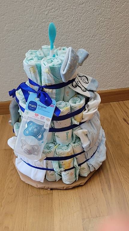Secchi per pannolini & Pannolini: Neue Windeltorte blau – Nuovo (secondo la descrizione) da Lyss venduto da Infinia 2