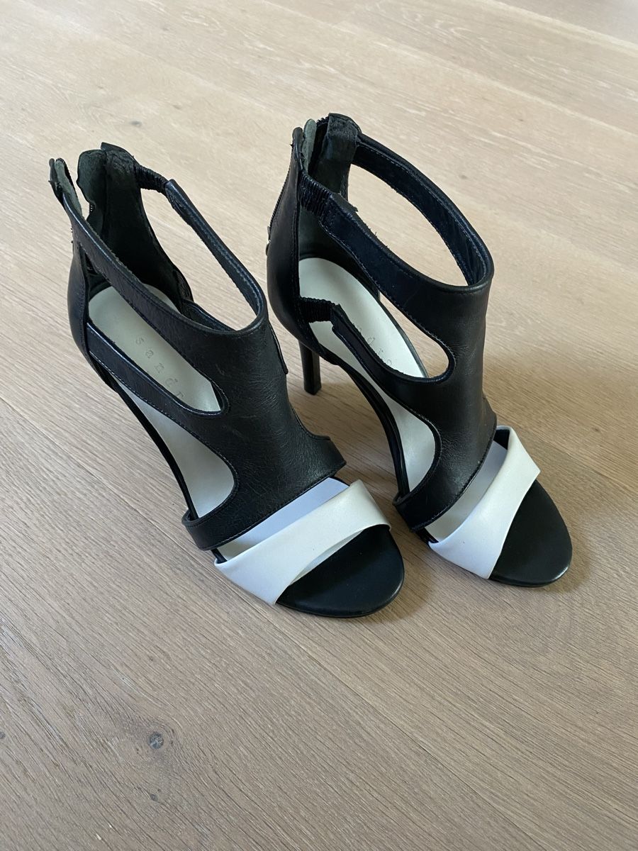 Sandro Damenschuhe: Neuwertige Pumps Marke Sandro Grösse 36 – Gebraucht aus Winkel von Flyhy2020