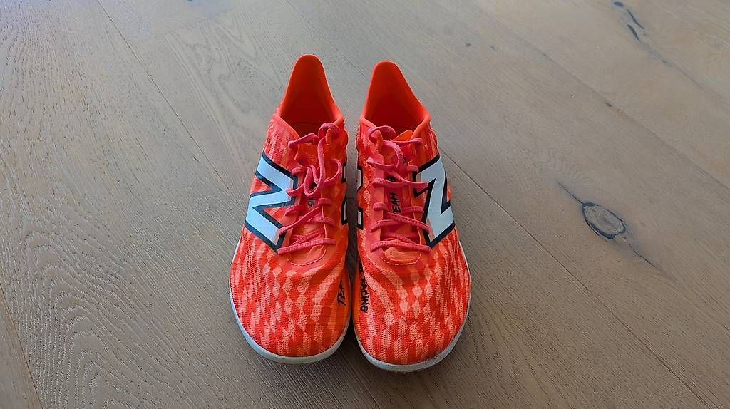 Scarpe da uomo: NB Nagelschuhe Gr. 40 – Usato da Biglen venduto da takamine