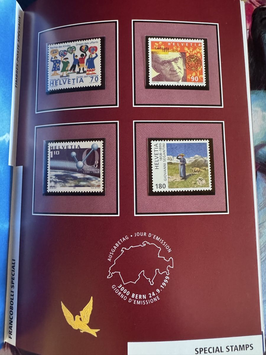 Tutti i francobolli: Schweizer Briefmarken Jahresbuch 1999 – Usato da Leutwil venduto da Jaxon_withXx 8