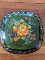 Russische Dose Lack handbemalt 8 cm Signiert