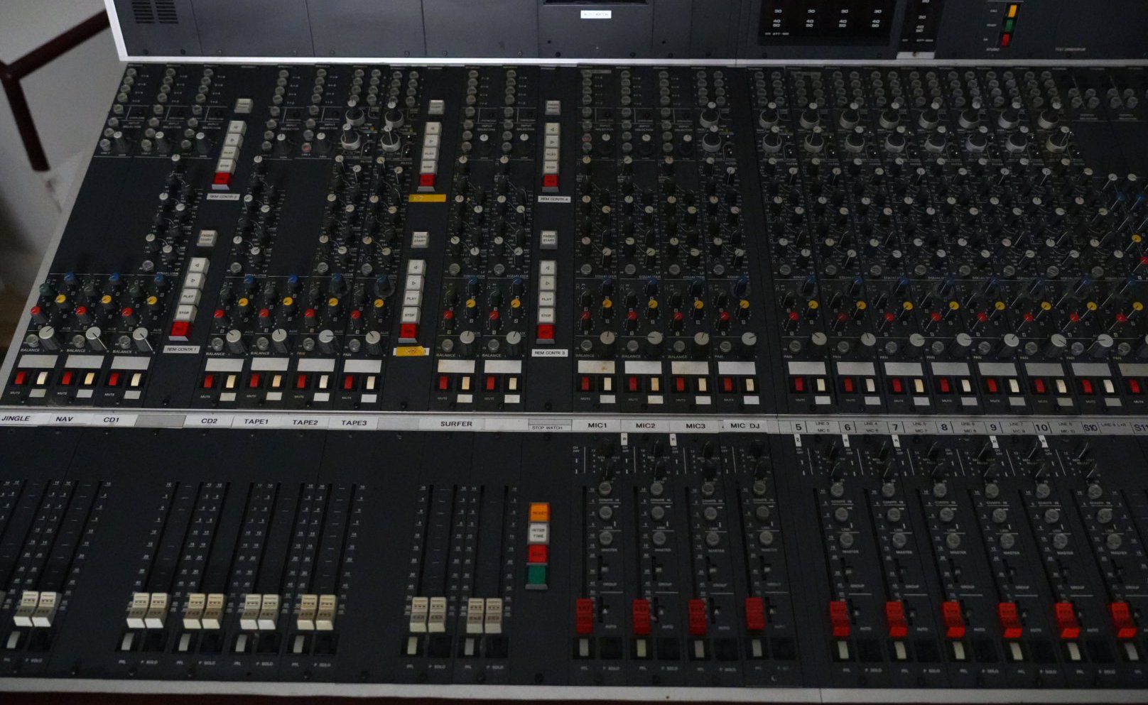 Studer Console di mixaggio: Studer 900 – Studio-Pult – Usato da Vielbringen Worb venduto da ost_fls6 1