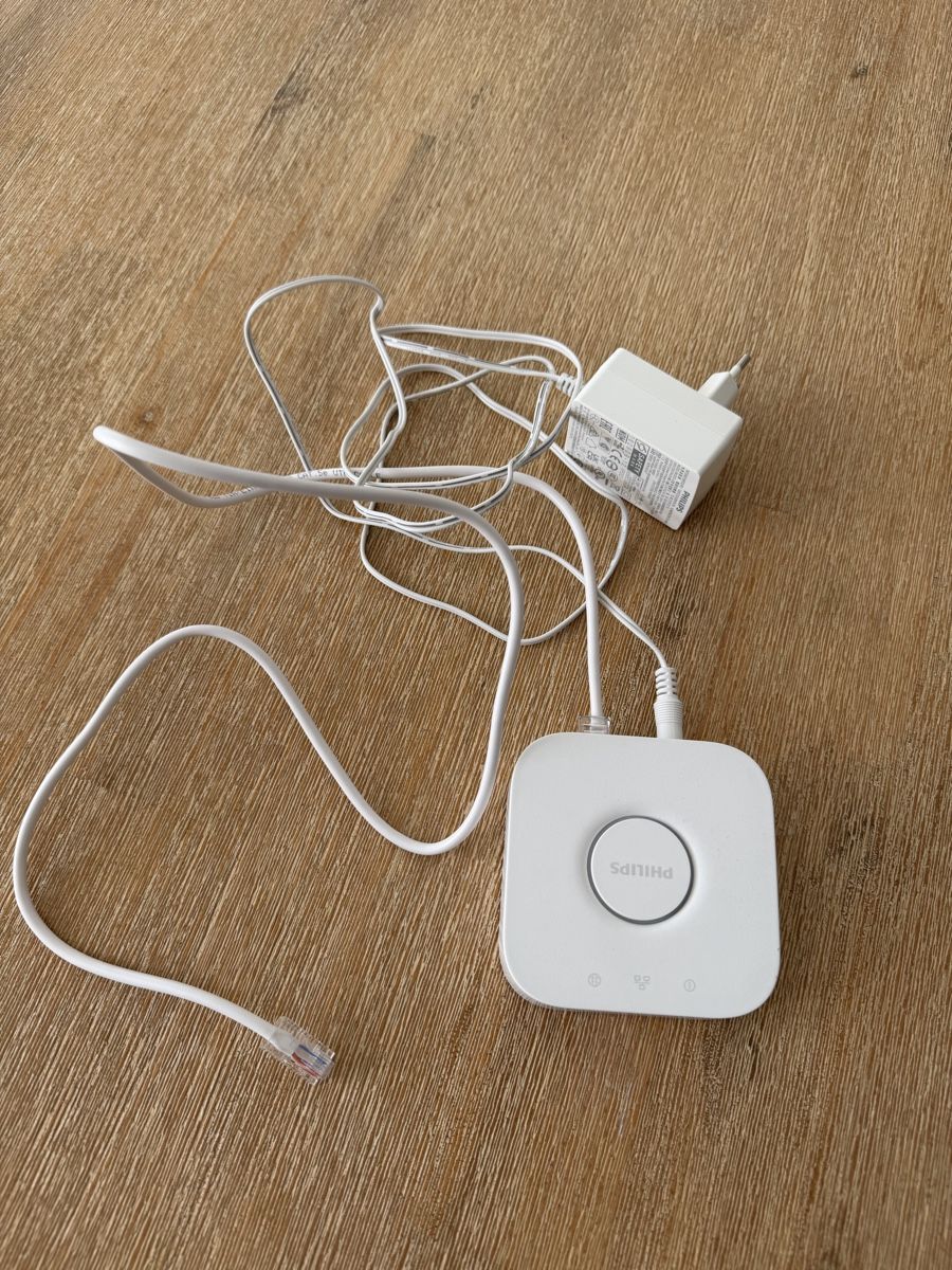 Philips Hub & Switch: Philip Hue Bridge inkl. Netzteil – Usato da Siebnen venduto da DaveHM98