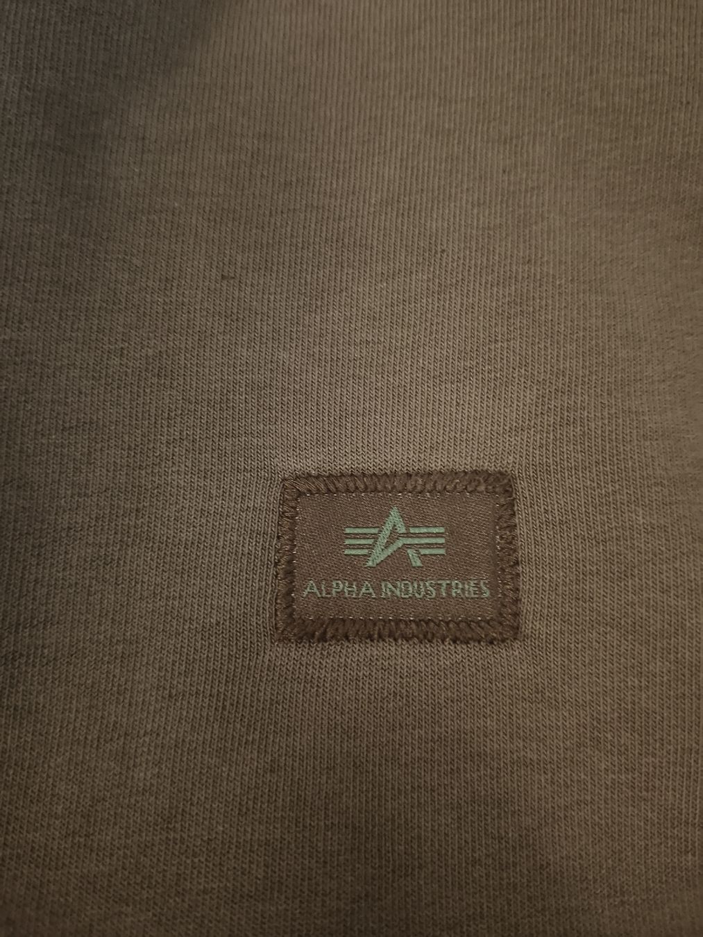Alpha Industries Pullover & Sweatshirts: Alpha Industries, pull bordeaux, taille M,  – Gebraucht aus Romanel-sur-Lausanne von holachica 1