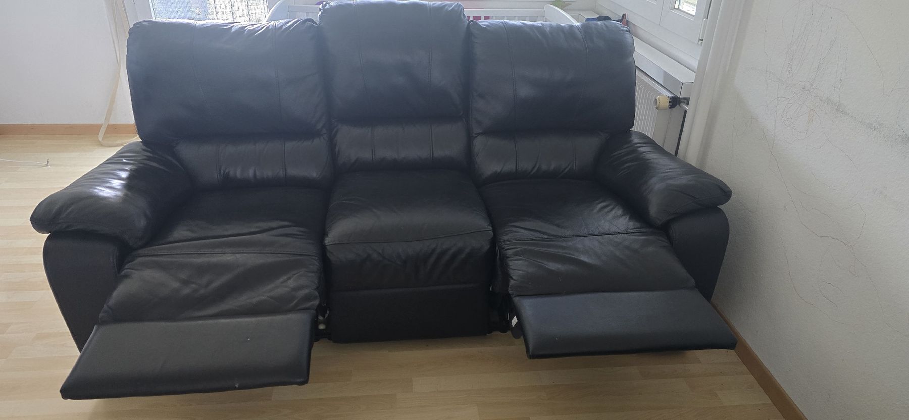 Divani: IKEA 3-Seat Sofa Black Leather Look - Great Condition – Usato da Olten venduto da deb_2d58 1