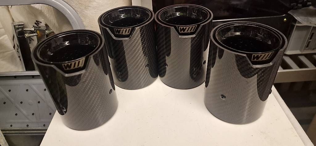 BMW Sistemi di scarico: BMW M Performance Endrohrblenden Carbon – Usato da Altstätten SG venduto da Mythos_7 3