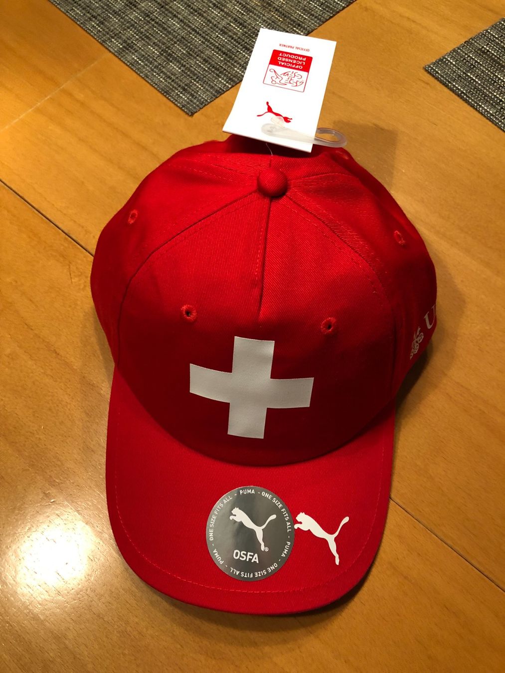 Puma Altro in  Abbigliamento & Accessori: OSFA Cape neu – Nuovo (secondo la descrizione) da Erlen venduto da astra2013
