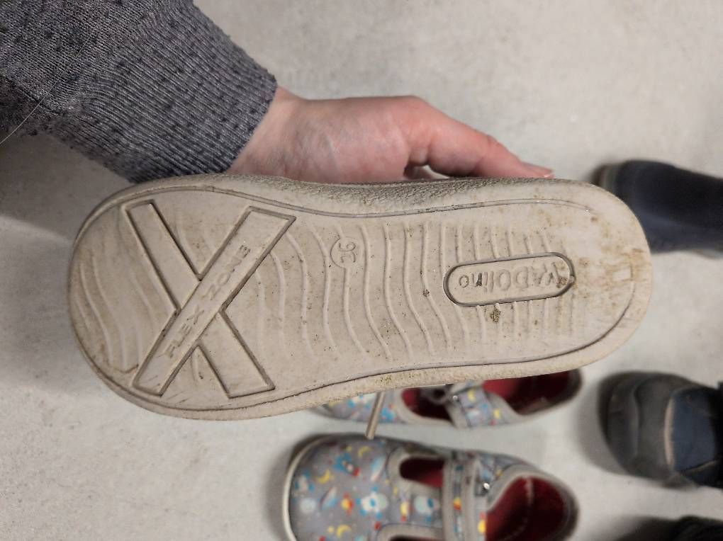 Scarpe per ragazzi: Jungen Schuhe Gr. 25 – Usato da Aesch BL venduto da NadiaE02 1
