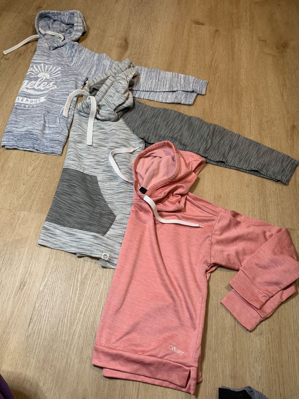 Pullover & Sweatshirts: Kapuzen Pullover Gr.M – Gebraucht aus Niederhasli von Nati134