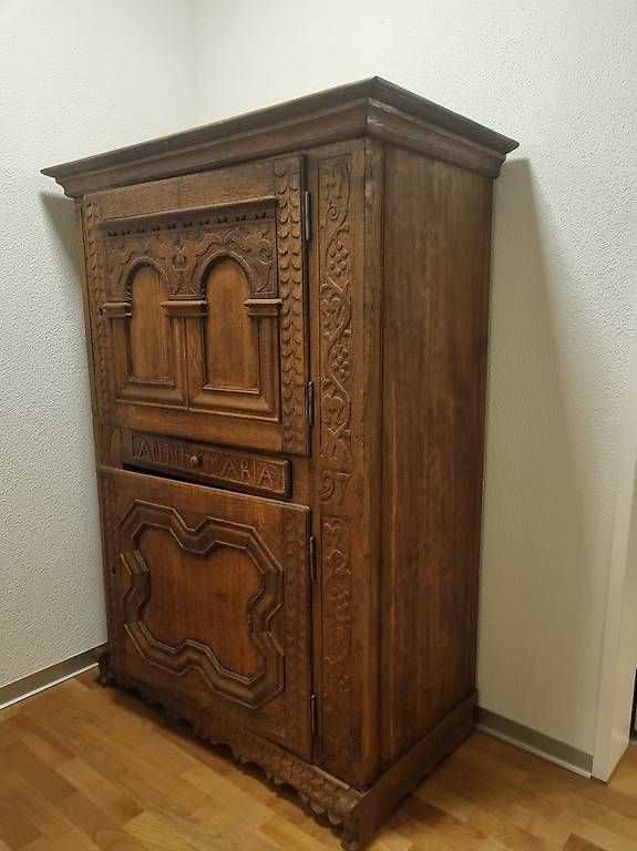 Armadi: Antiker Echtholzschrank – Usato da Au ZH venduto da PaintingAuction 1