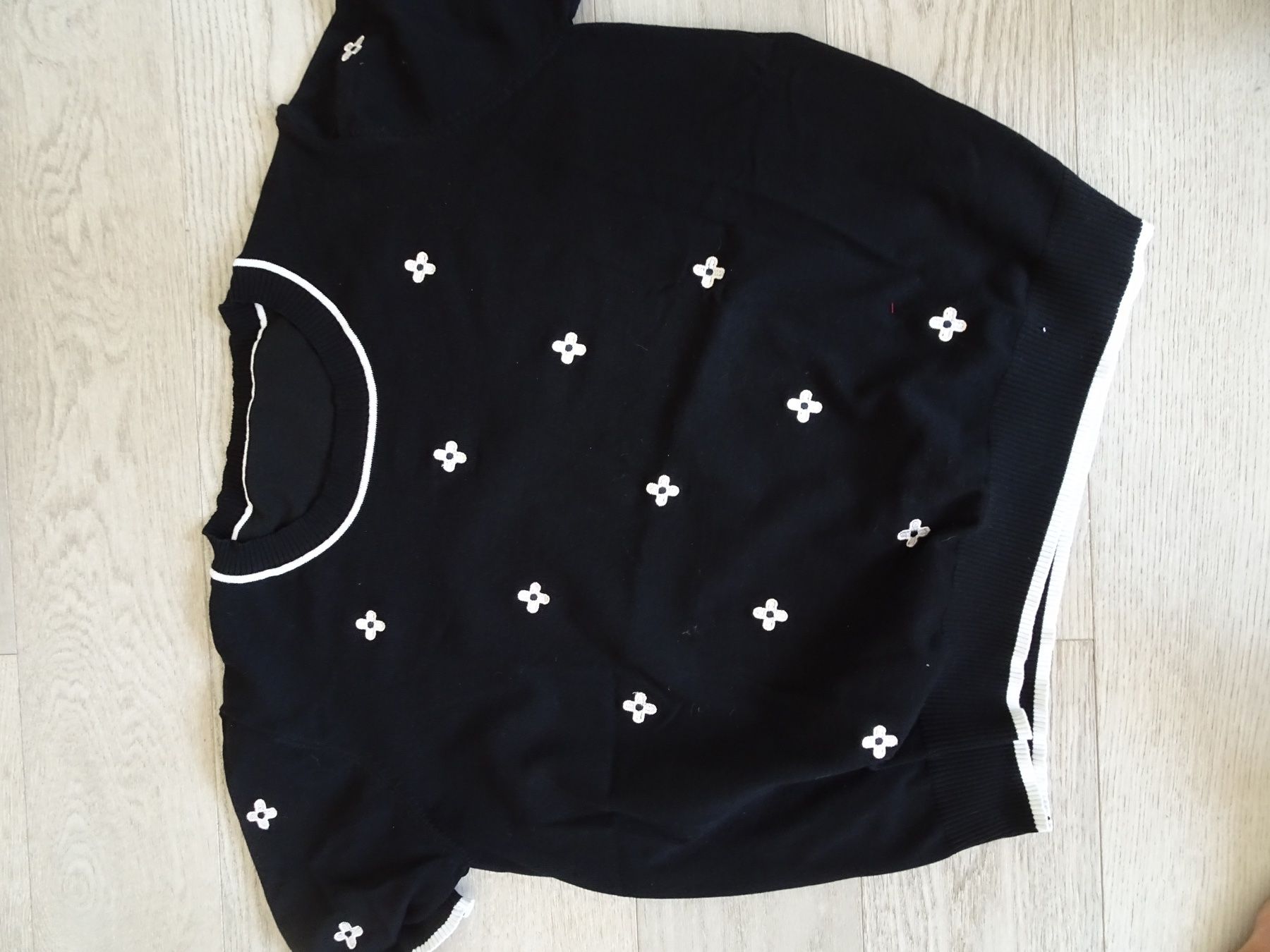 Top: Stricktop schwarz weiss kurzarm Gr. 46 – Nuovo (secondo la descrizione) da Winterthur venduto da Riiita 1