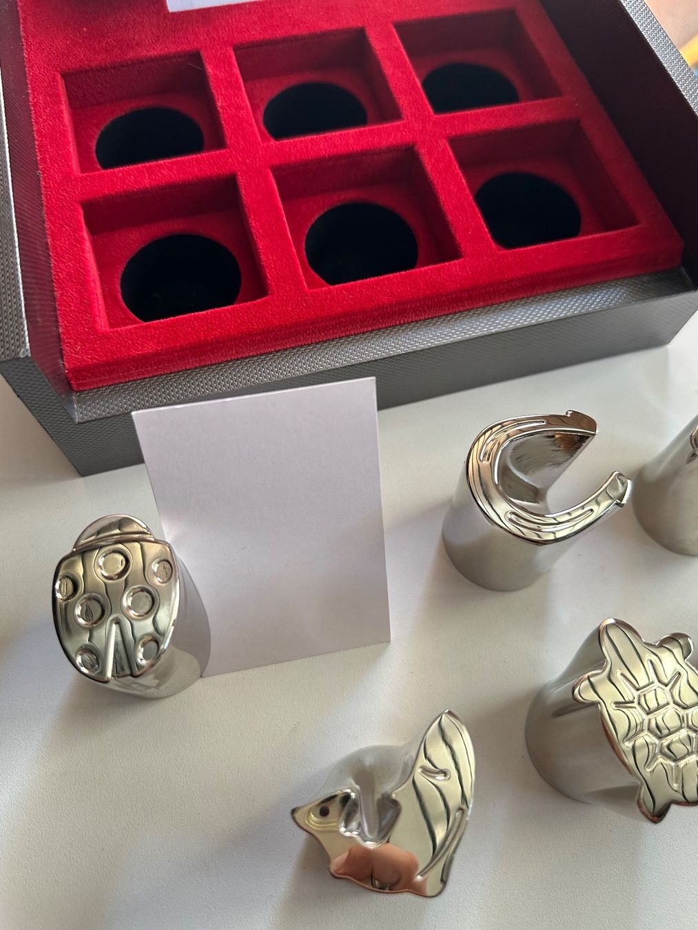 Tutte le decorazioni: Design Nestle Tischkartenhalter in Box ? Alessi ? – Nuovo (secondo la descrizione) da Deitingen venduto da Himhip 1