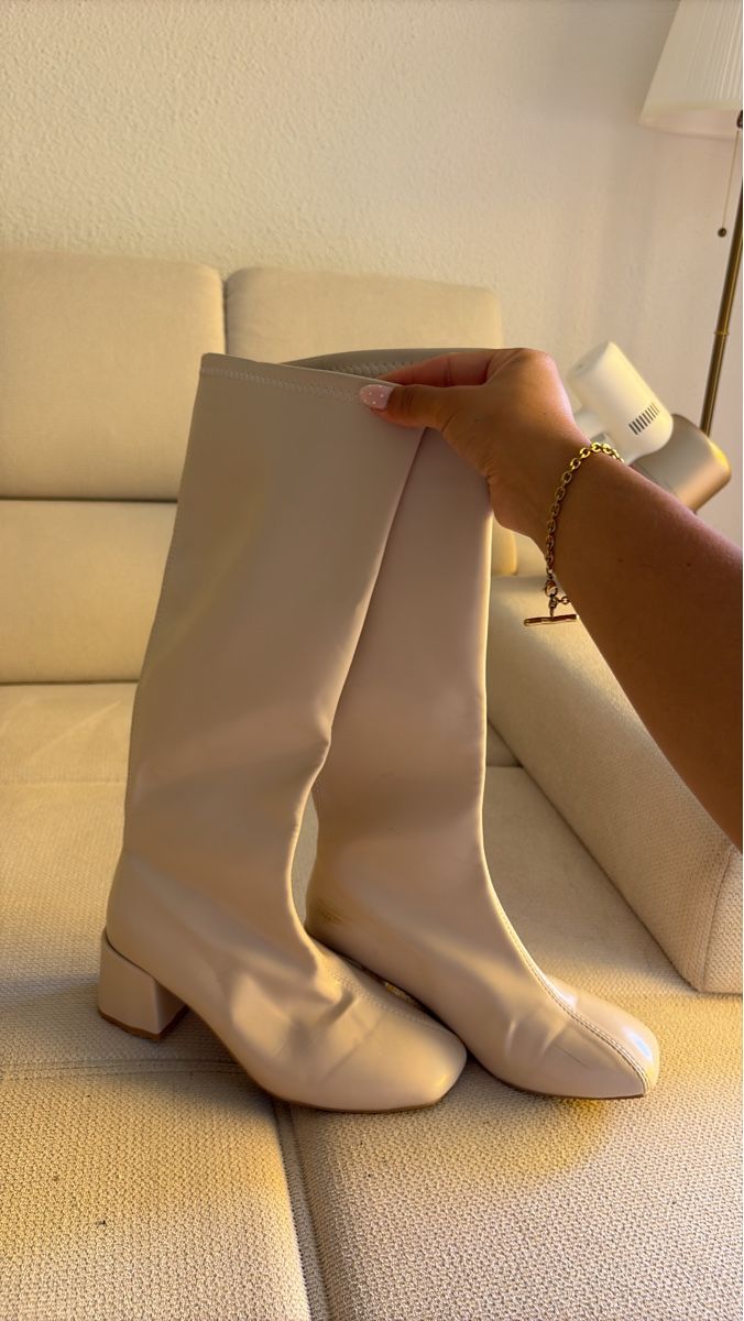 Chaussures femmes: Stiefel Damen beige Grösse 38 – D'occasion à Kriens par dajaxoxo