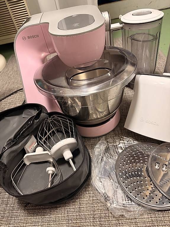 Bosch Elettrodomestici da cucina: BOSCH Küchenmaschine – Usato da Würenlingen venduto da ann_d7wx