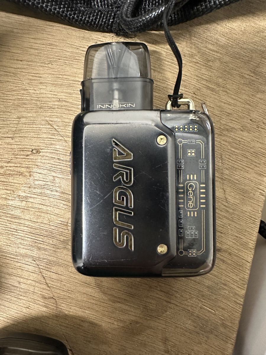 Altri Prodotti per fumatori: Voopoo Argus Pod E-Zigarette mit Zubehör – Usato da Menzingen venduto da vannessa.studer