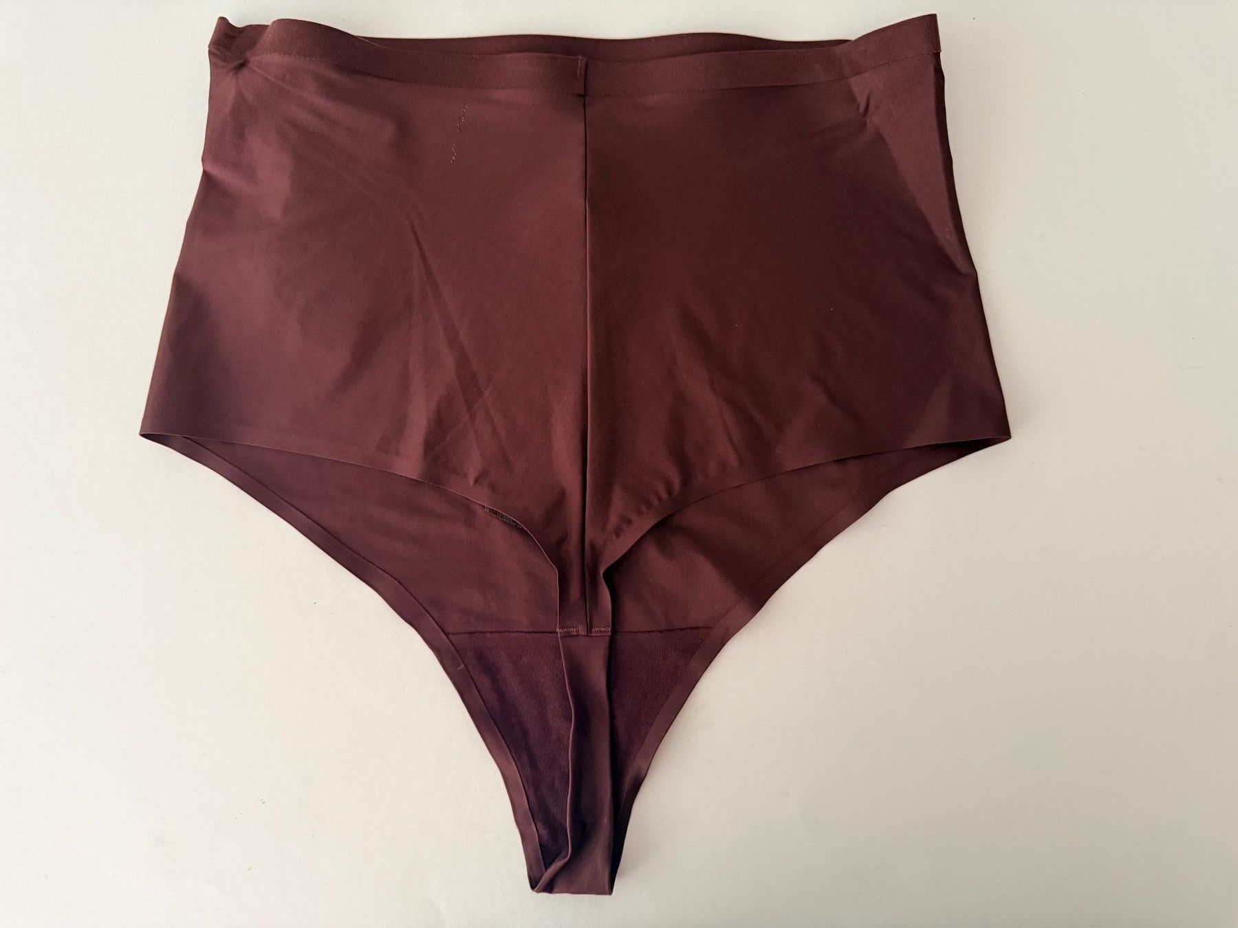 Triumph Sonstige Unterwäsche: TRIUMPH, Highwaist String SHAPE SMART, Grösse S, Dunkelbraun – Neu und originalverpackt aus Rudolfstetten von gst_g7xl 2