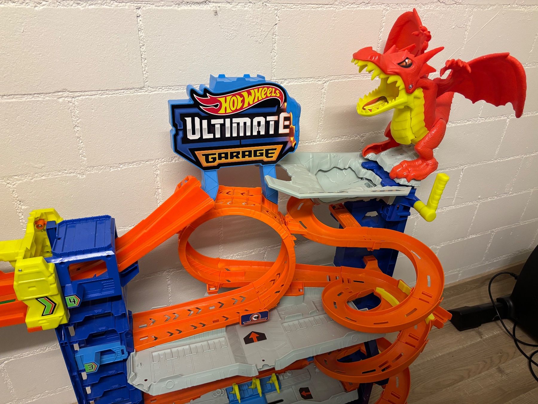 Hot Wheels Giocattoli: Hot Wheels Ultimate Garage – Usato da Zunzgen venduto da Sabrina83f 4