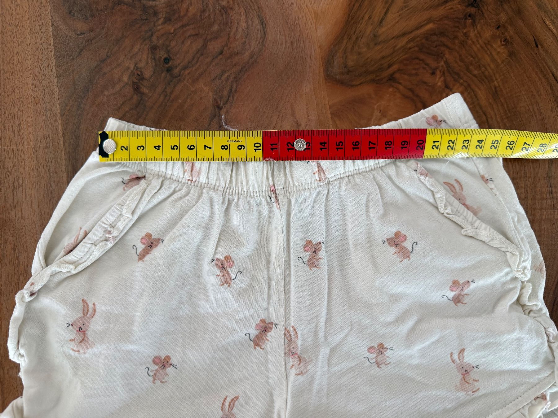 Next Hosen: Shorts von Next, Grösse 98 – Gebraucht aus Haslen AI von s176 3
