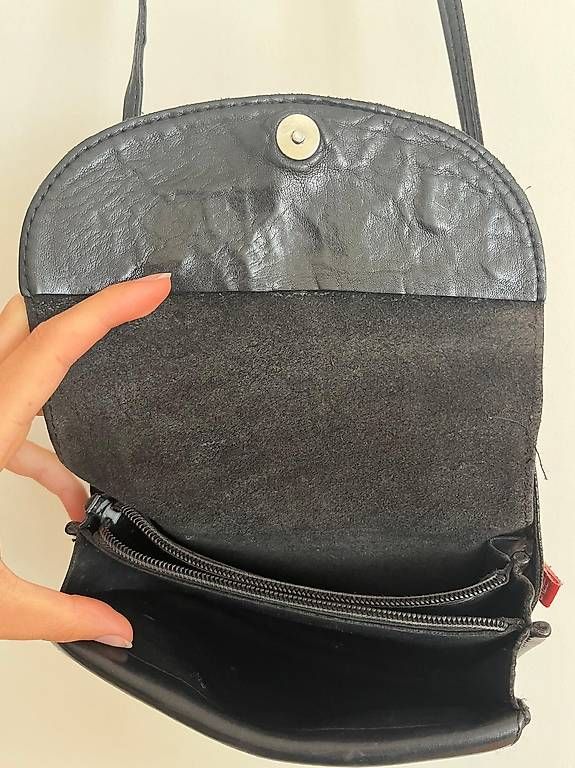 Bree Taschen: Schwarze Umhängetasche Bree – Gebraucht aus Bern von nal_5x9x 1