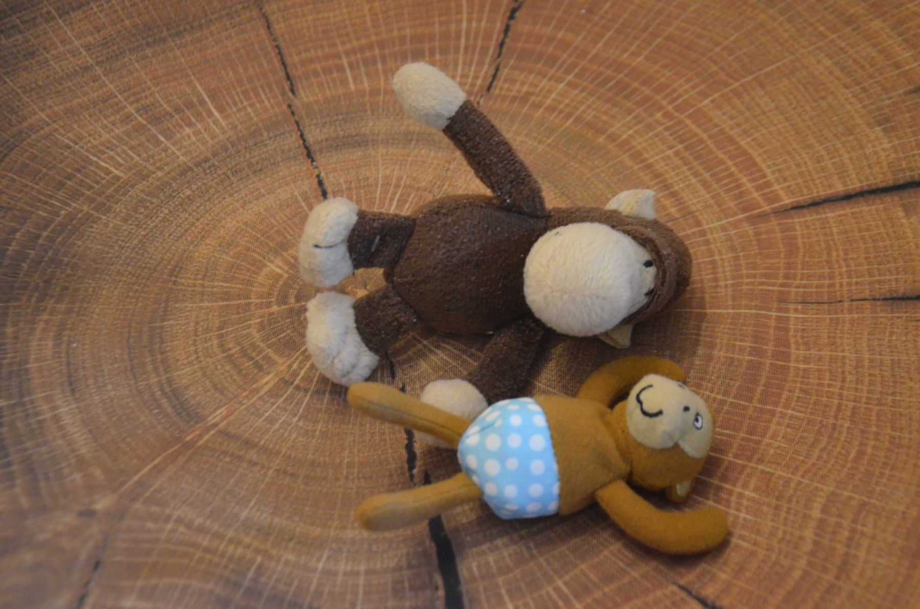 Jouets: 2 AFFE PELUCHES – D'occasion à Chiasso par Dolly015