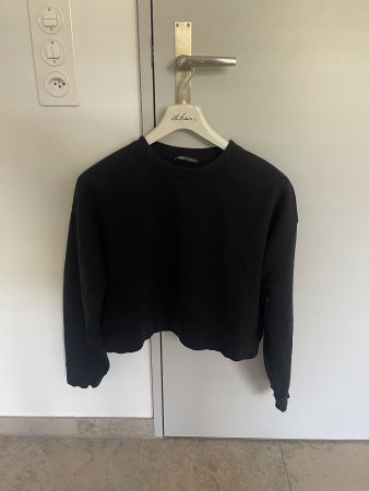 Zara schwarzer Pullover