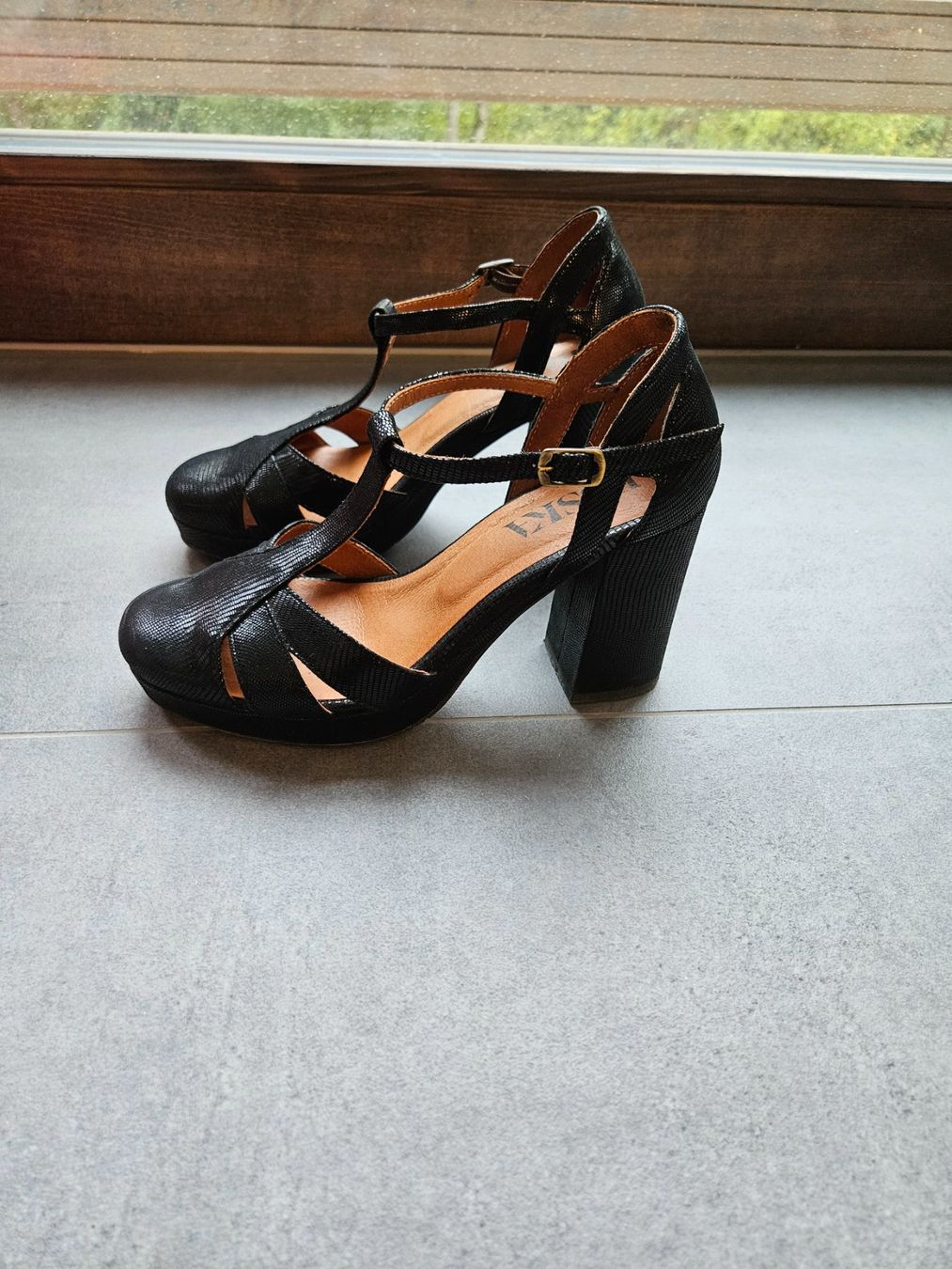 Scarpe da donna: Chaussures Esska Venice Black à vendre – Usato da Satigny venduto da larmn5jk 1