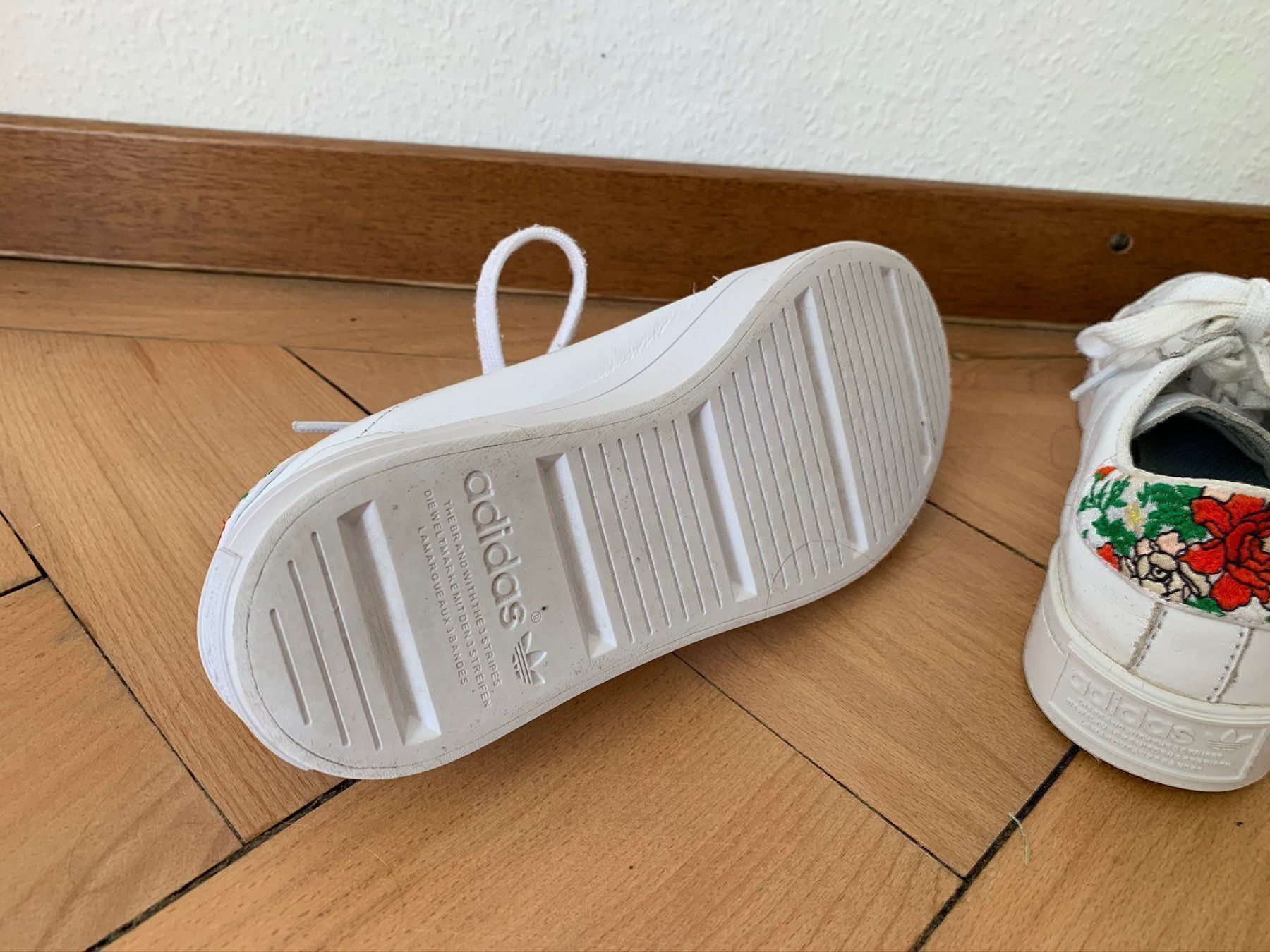 Adidas Chaussures femmes: ADIDAS - Sneaker weiss 36 – D'occasion à Zürich par Diazaio 2