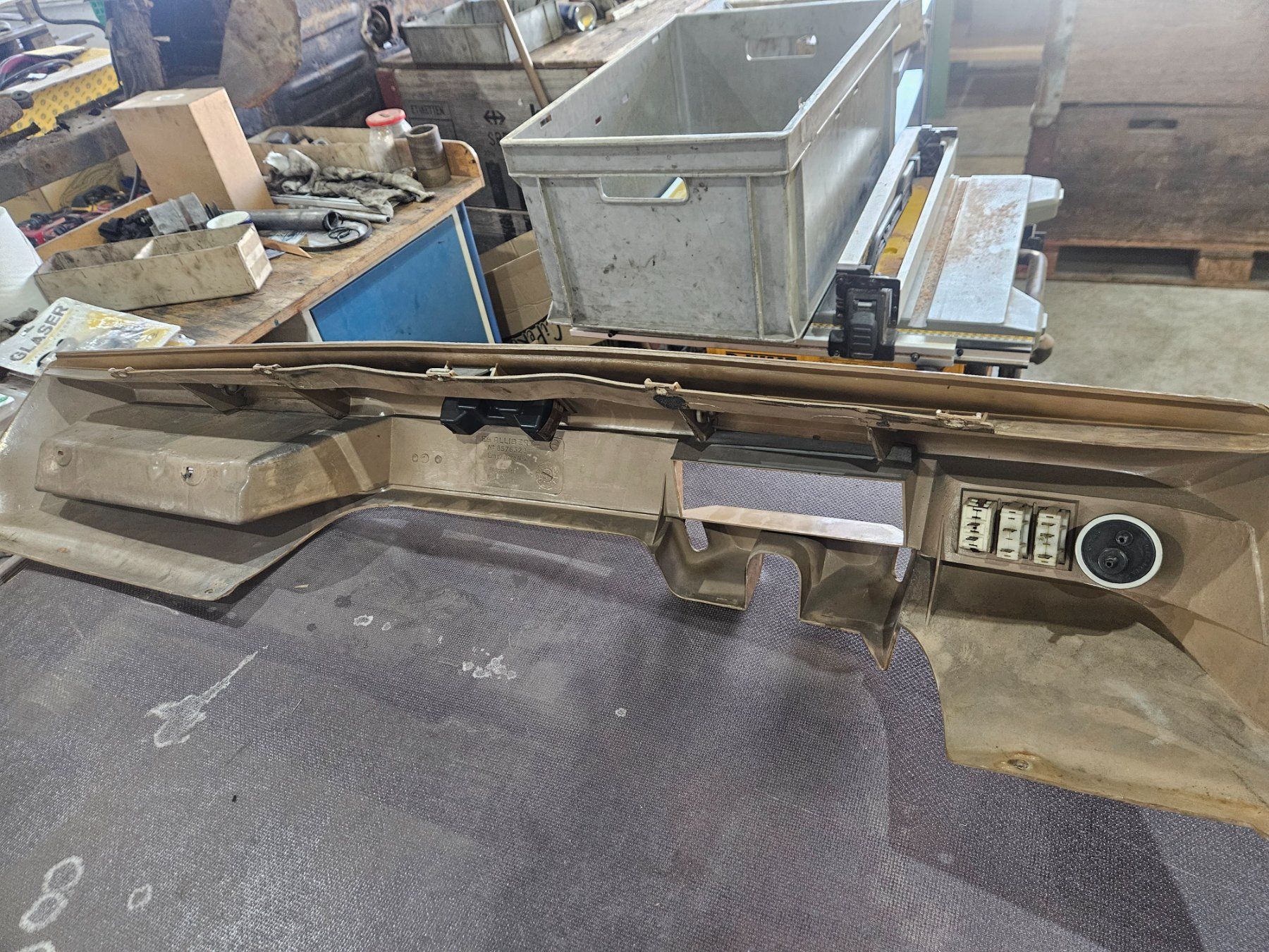 Renault Alle Autoersatzteile: Renault r4 Armaturenbrett 1972 – Gebraucht aus Glattfelden von per_n6r5 4