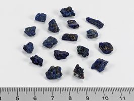 Azurit kleine Rohsteine 7 bis 13mm, 17Stk.