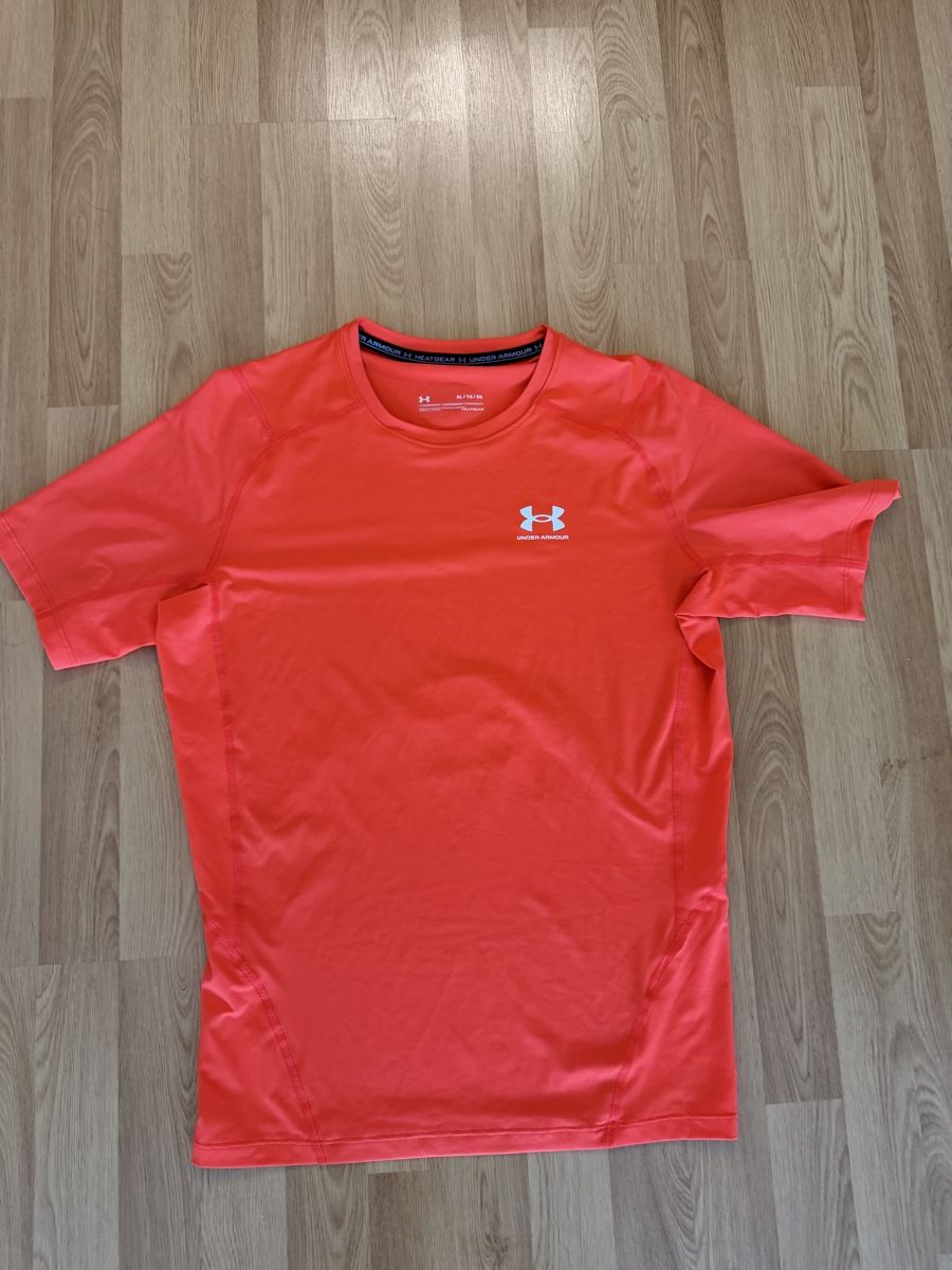 Under Armour T-shirts: Under Armour T-Shirt – Neuf (Voir description) à Lengnau AG par Liirim