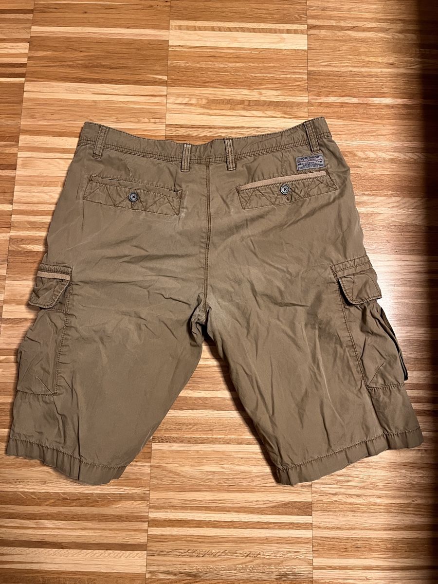 Tom Tailor Pantaloni: Cargo Shorts von Tom Tailor Bundgrösse 33 – Usato da Zürich venduto da Vertrider 1