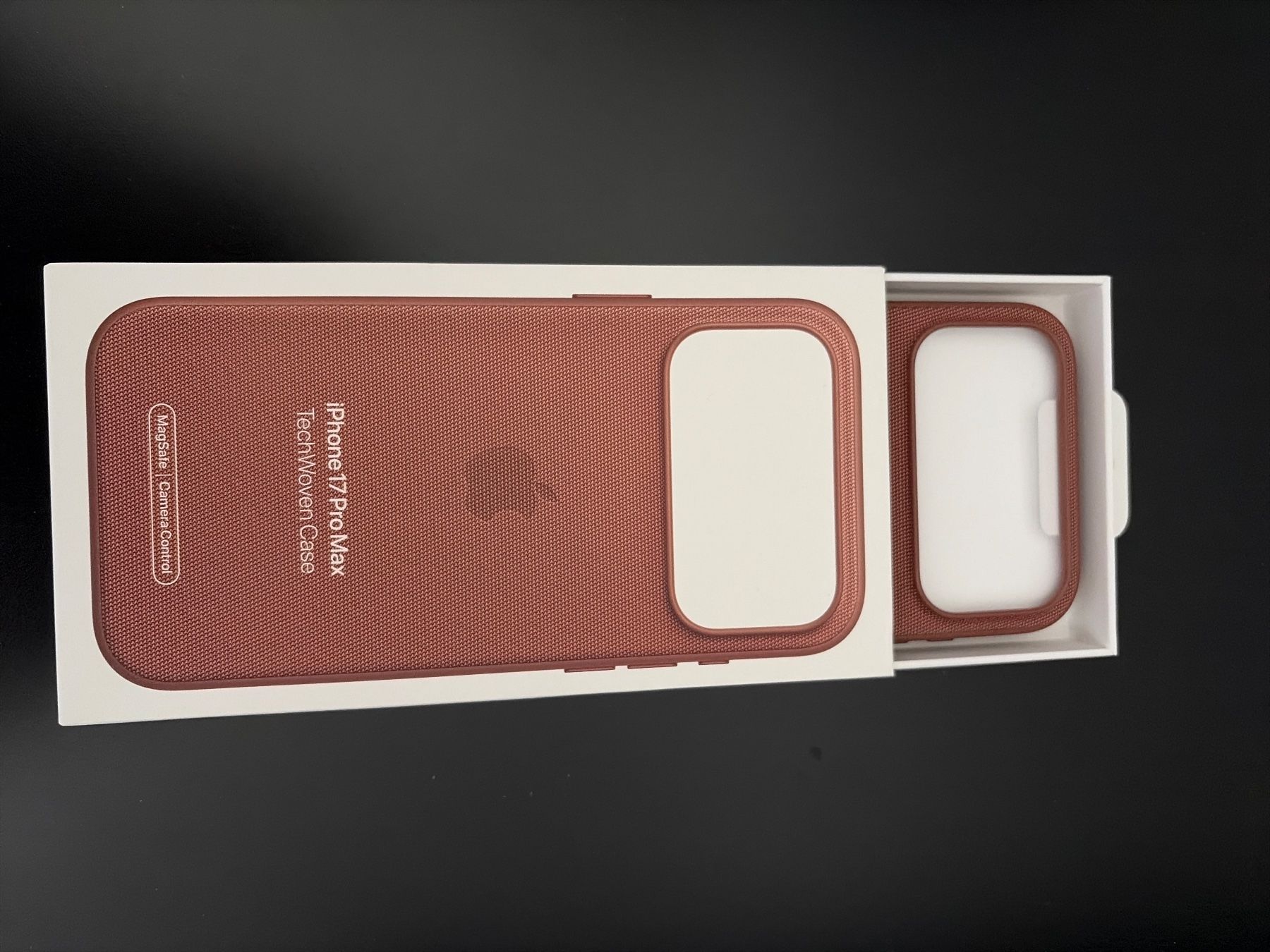 Apple Cover & Protezioni schermo: iPhone 17 Pro Max Funktionsgewebe Case mit MagSafe - Siena – Nuovo (secondo la descrizione) da Dottikon venduto da rentosio 3