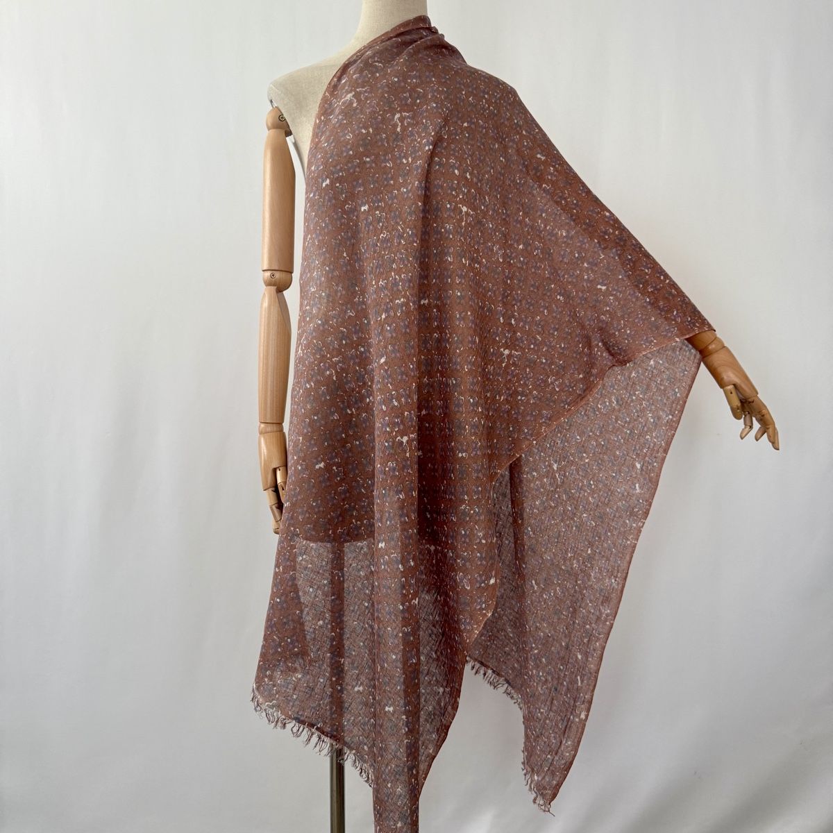 Hemisphere Foulard & Sciarpe: HEMISPHERE New Linen Scarf – Nuovo (secondo la descrizione) da Freienbach venduto da Avviivva_Shop 1