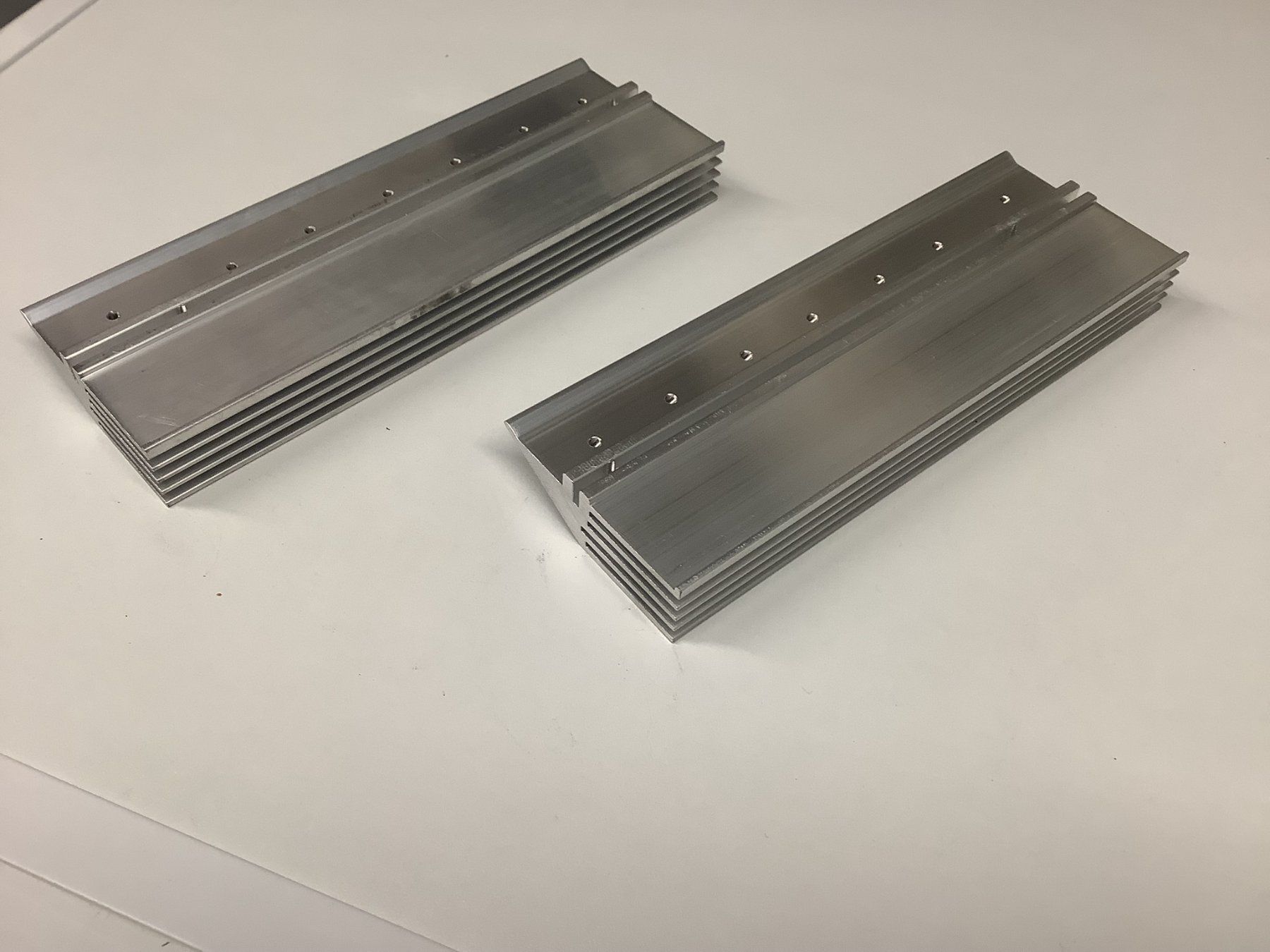 Componenti elettronici: KÜHLKÖRPER ALUMINIUM – Usato da Glarus venduto da Mdelphi
