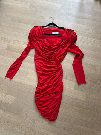 Kleid Giuseppe di Morabito rot Langarm gerafft Zustand gut