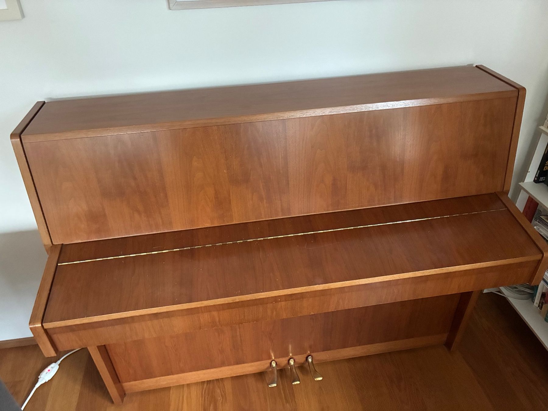 Strumenti musicali: Sauter Klavier Nussbaum mit Hocker – Usato da Zürich venduto da trictictac 2