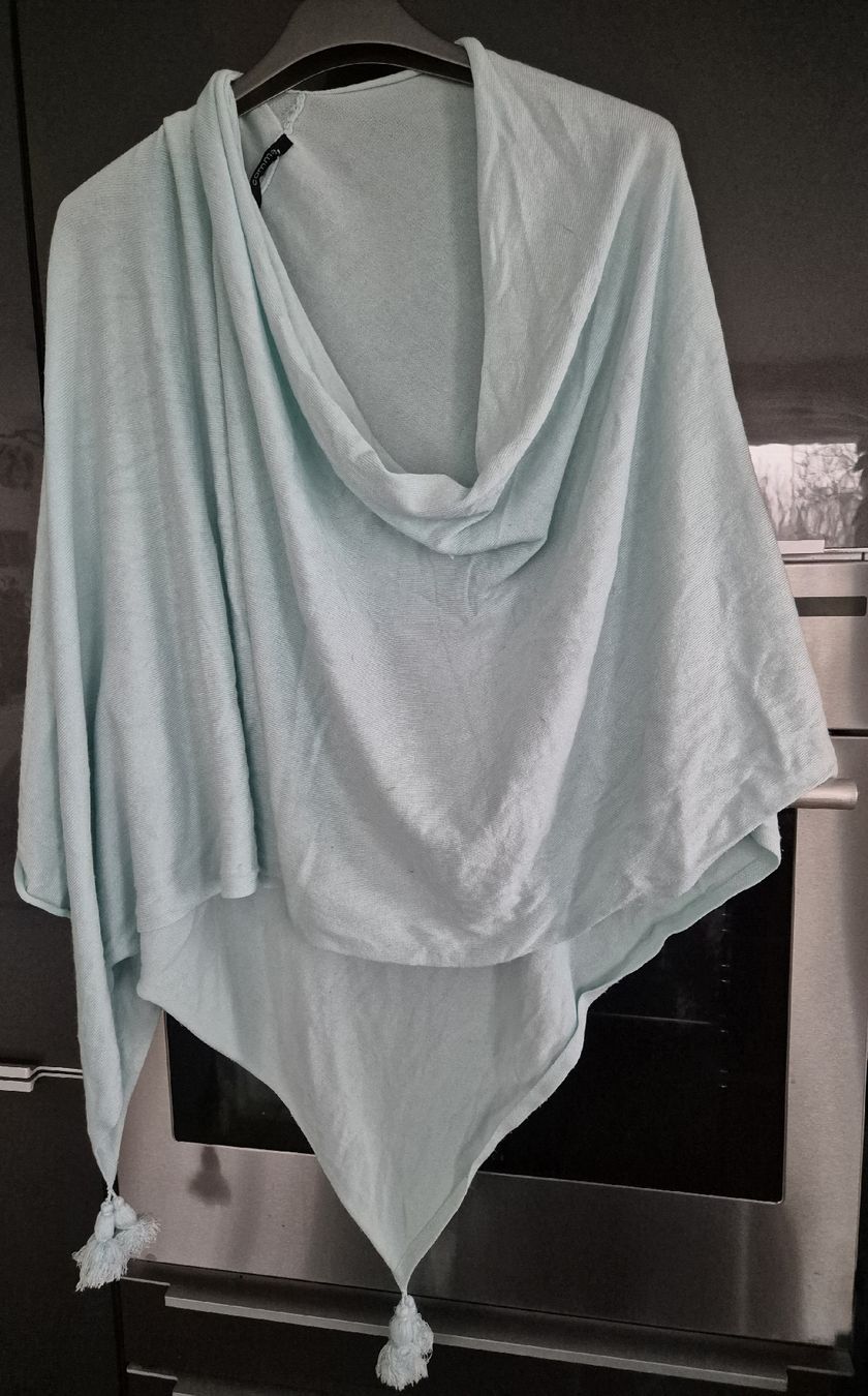 Comma Top: châle de la marque Comma – Nuovo (secondo la descrizione) da Sion venduto da nat_xz7y