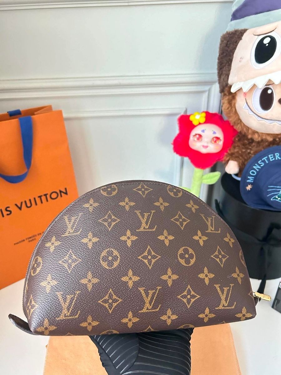 Louis Vuitton Sacs: LOUIS VUITTON Pochette cosmetics GM – D'occasion à Widnau par Pukpan_99