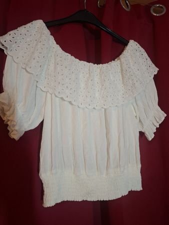 Chemisier Promod blanc, taille 38, épaules dénudées,été!