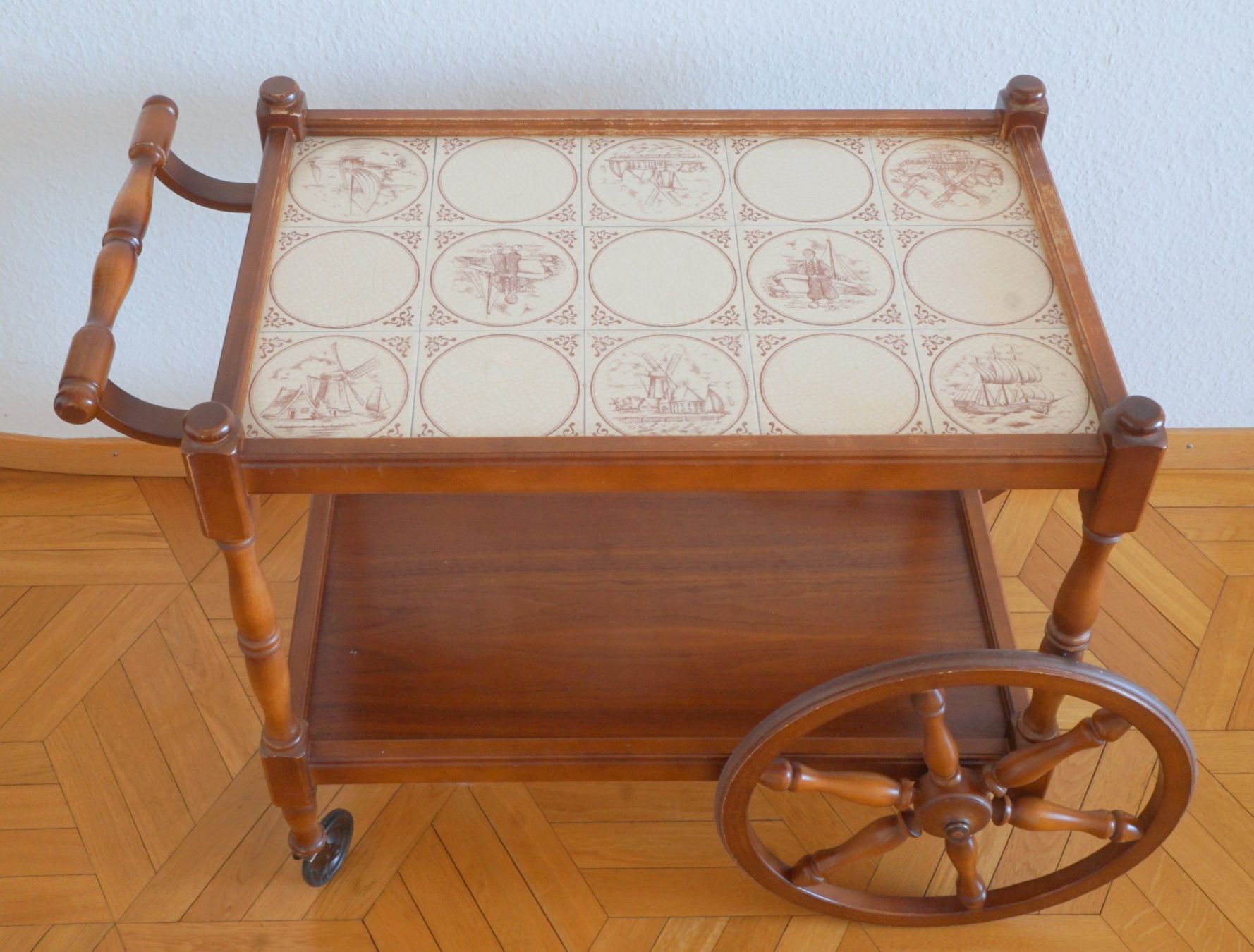 Servierwagen: Servierwagen 85 x 43 x 65.5 cm – Gebraucht aus Winterthur von  1