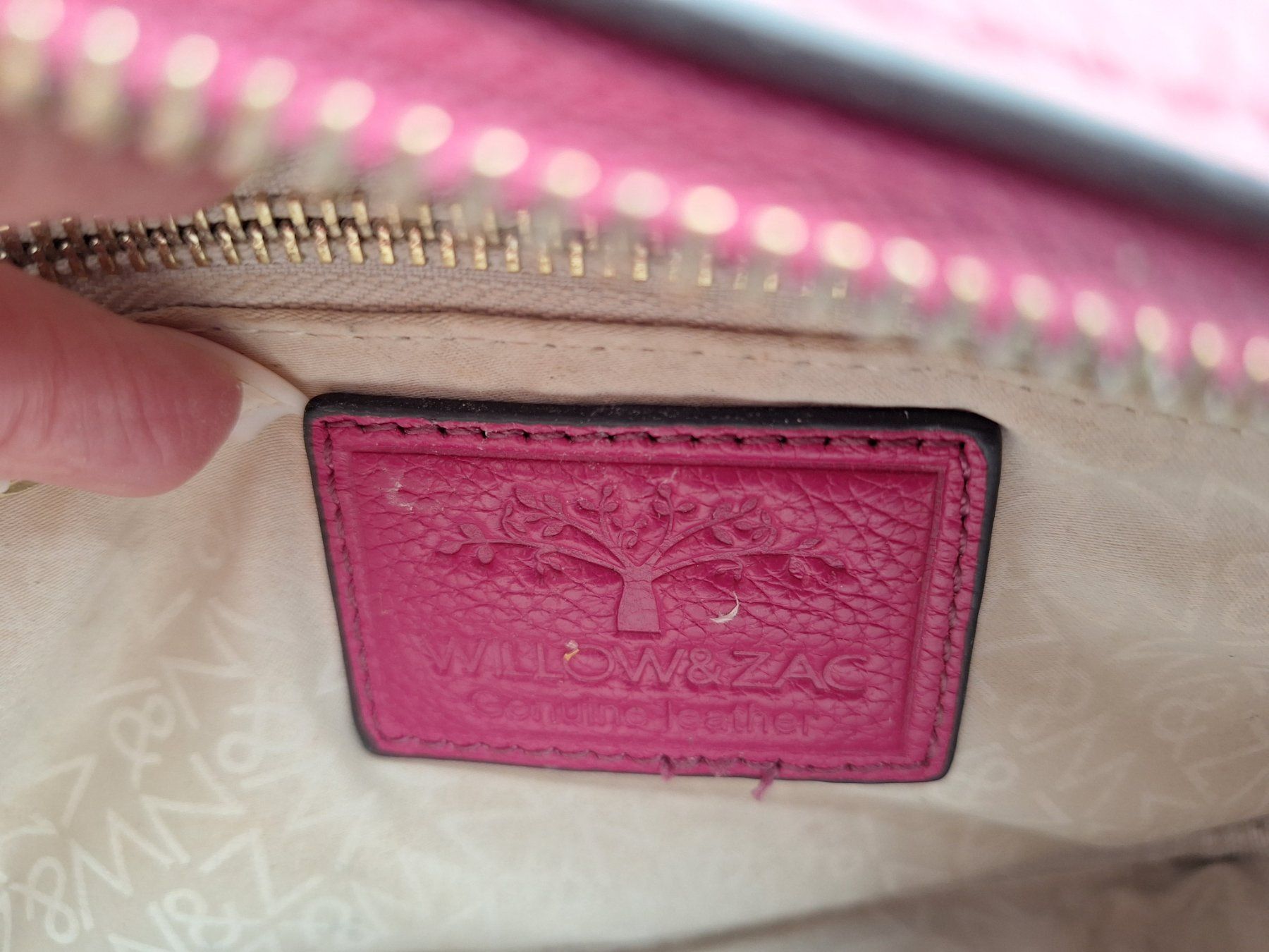 Borse da donna: Sac en cuir rose framboise – Usato da St-Triphon venduto da Jldr0 3